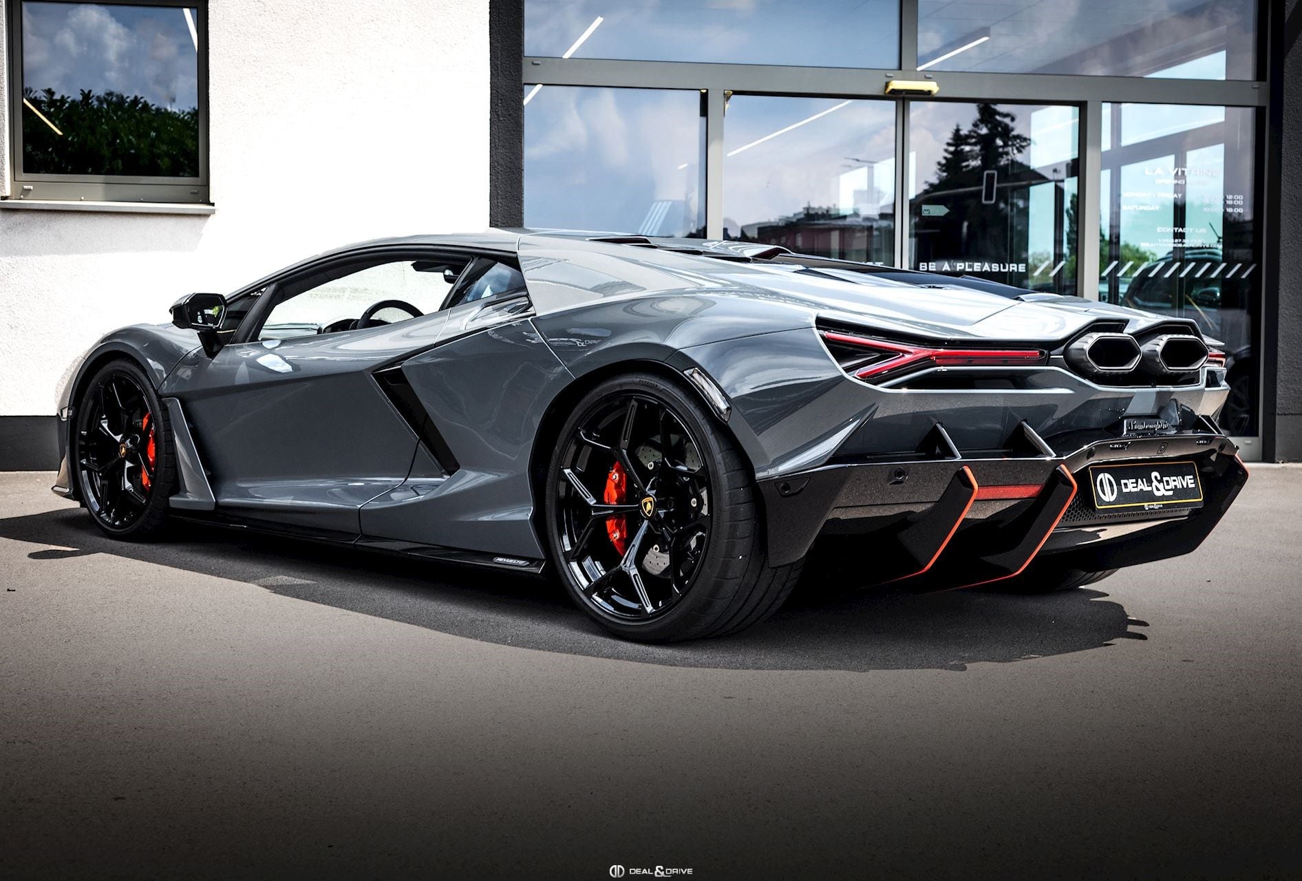 REVUELTO 6.5 V12 HPEV (1.015 CH) - GRIGIO TELESTO – FULL PPF — photo 3/15