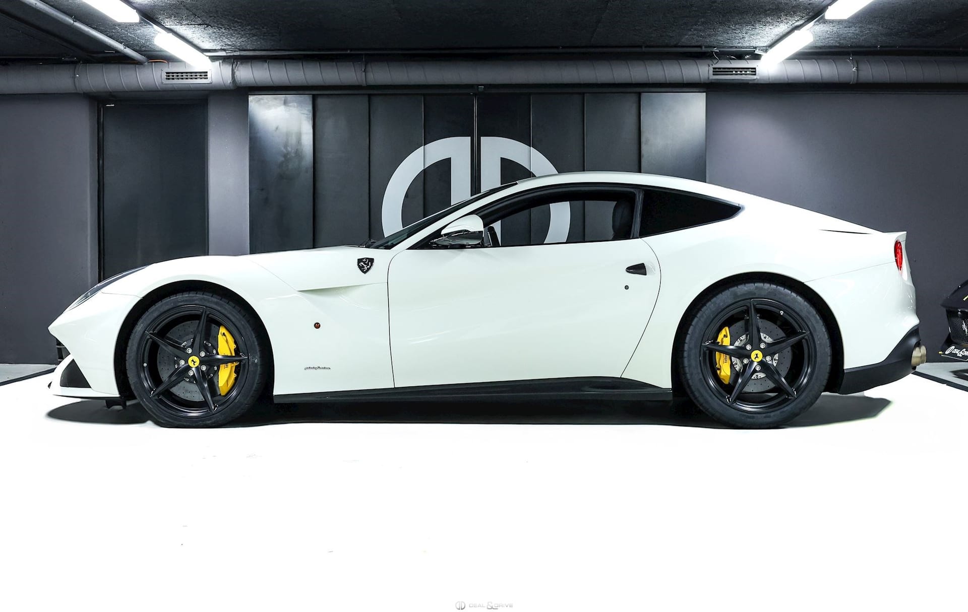 F12 BERLINETTA 6.3 V12 F1 – BIANCO AVUS – LA FERRARI STYLE WHEELS — photo 2/15