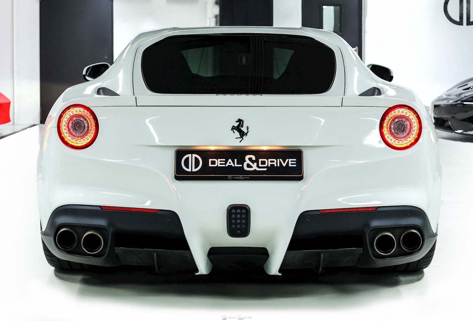 F12 BERLINETTA 6.3 V12 F1 – BIANCO AVUS – LA FERRARI STYLE WHEELS — photo 3/15