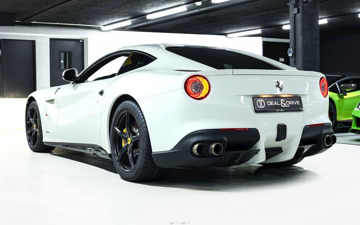 F12 BERLINETTA 6.3 V12 F1 – BIANCO AVUS – LA FERRARI STYLE WHEELS — photo 6/15