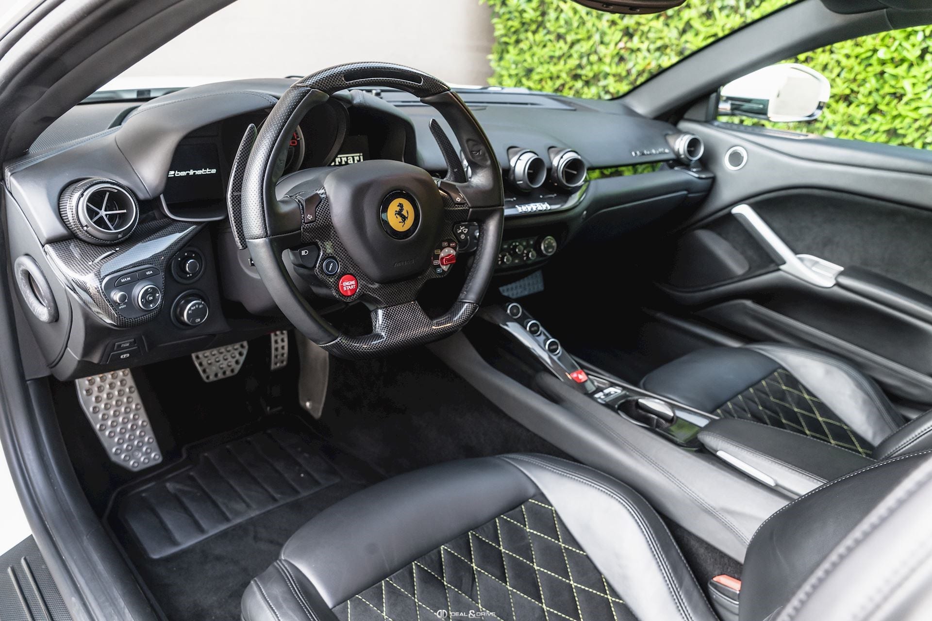 F12 BERLINETTA 6.3 V12 F1 – BIANCO AVUS – LA FERRARI STYLE WHEELS — photo 14/15