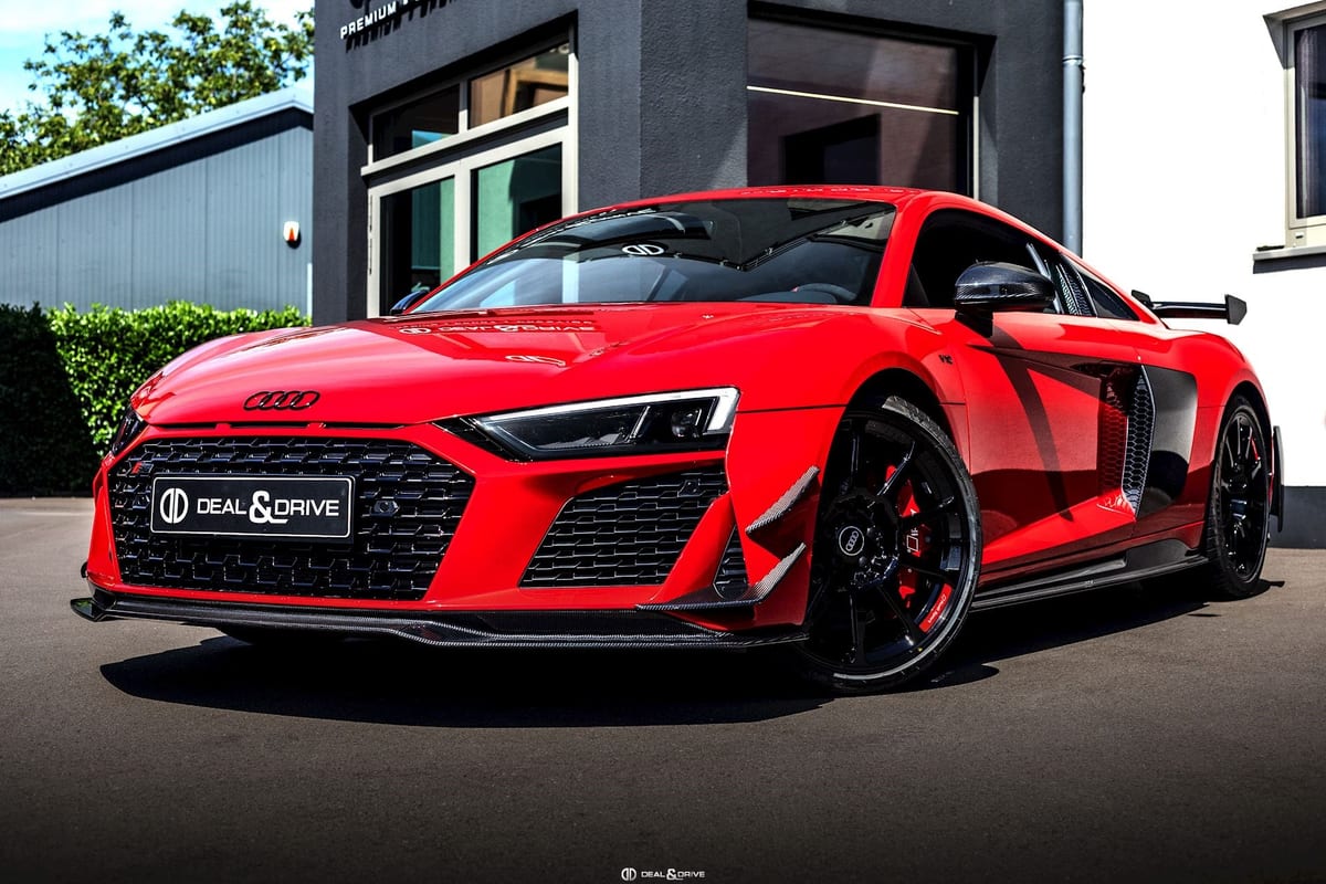 R8 V10 GT RWD S-TRONIC - 1 OF 333 - TANGO RED METALLIC - WARRANTY 03/28 — photo 1/15