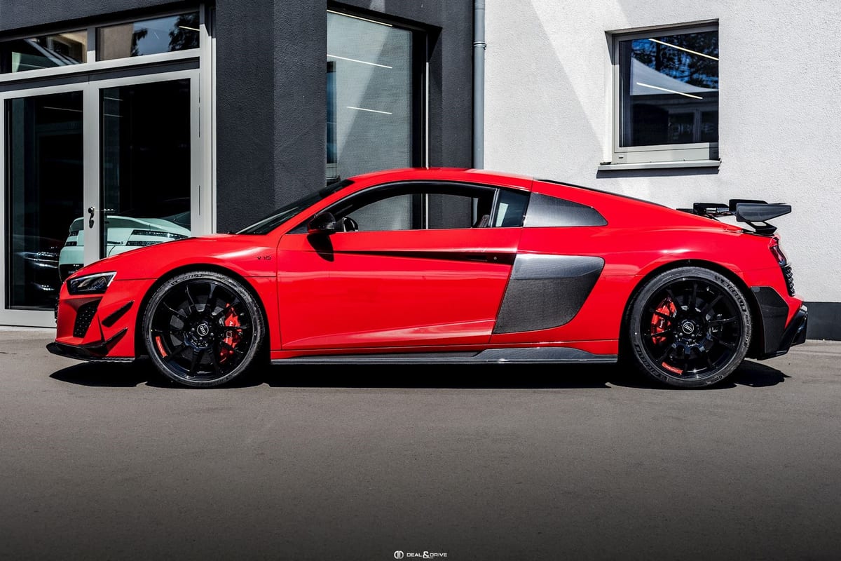 R8 V10 GT RWD S-TRONIC - 1 OF 333 - TANGO RED METALLIC - WARRANTY 03/28 — photo 2/15