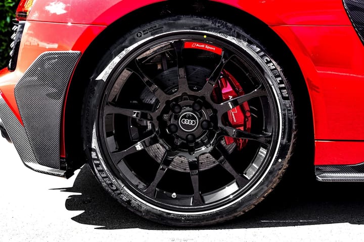 R8 V10 GT RWD S-TRONIC - 1 OF 333 - TANGO RED METALLIC - WARRANTY 03/28 — photo 8/15