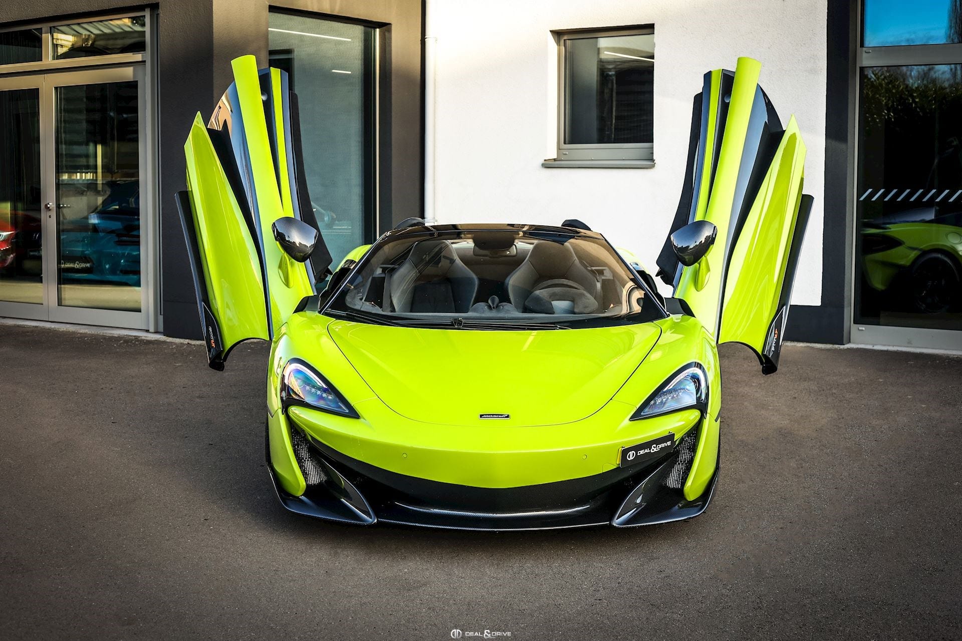 600LT SPIDER 3.8 V8 600 – PPF - LIME GREEN ELITE PAINT — photo 5/15