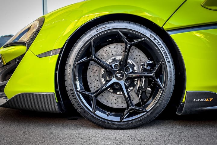 600LT SPIDER 3.8 V8 600 – PPF - LIME GREEN ELITE PAINT — photo 9/15
