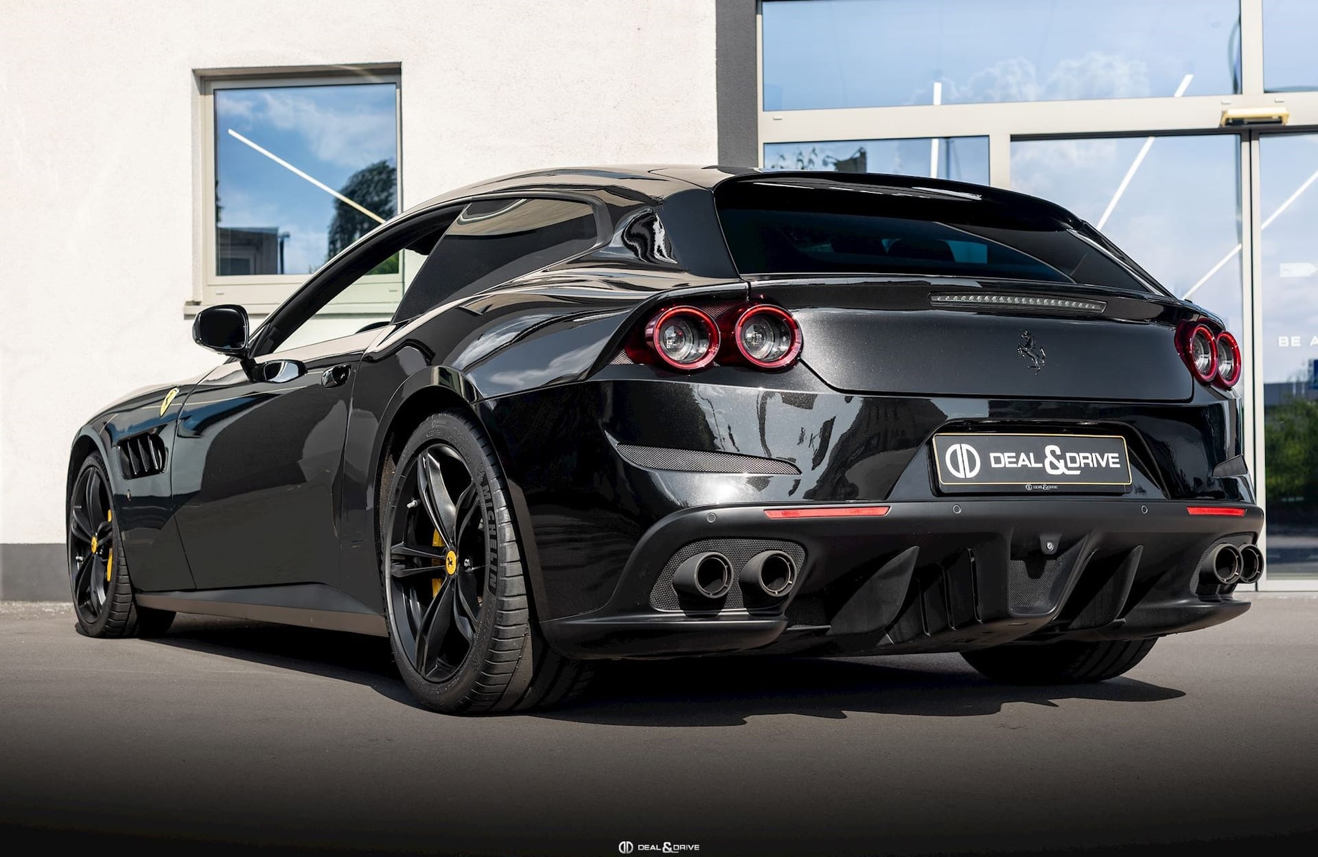 GTC 4 LUSSO 6.3 V12 (690 CH) - NEW FERRARI POWER 12M - NERO DAYTONA - IMMAT FR. - PPF — photo 3/15