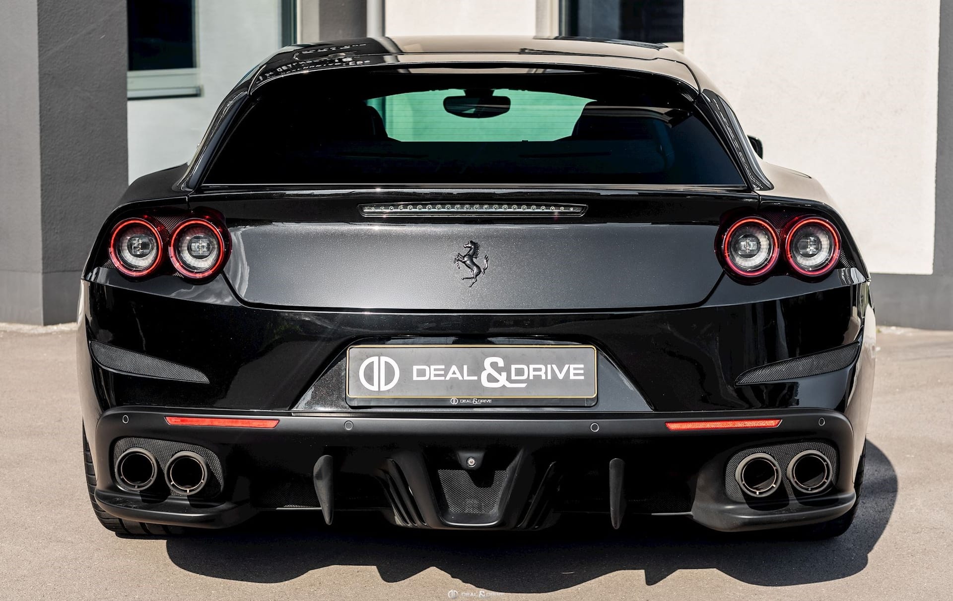 GTC 4 LUSSO 6.3 V12 (690 CH) - NEW FERRARI POWER 12M - NERO DAYTONA - IMMAT FR. - PPF — photo 4/15
