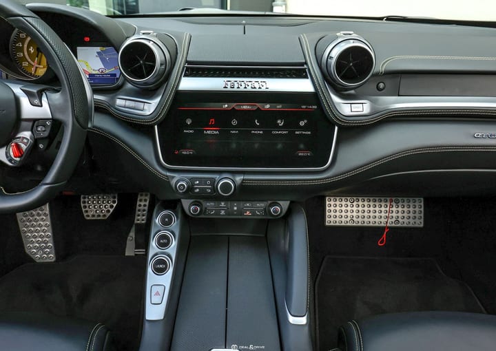 GTC 4 LUSSO 6.3 V12 (690 CH) - NEW FERRARI POWER 12M - NERO DAYTONA - IMMAT FR. - PPF — photo 14/15
