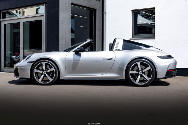 911 (992.2) TARGA 4 GTS PDK - BLACK SPORT DESIGN PACK -GT-SILVER — photo 2/15