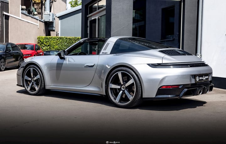 911 (992.2) TARGA 4 GTS PDK - BLACK SPORT DESIGN PACK -GT-SILVER — photo 9/15