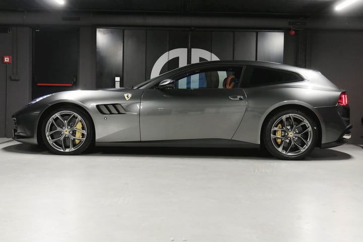 GTC 4 LUSSO V8 T 3.9 (611 CH) – GRIGIO SILVERSTONE — photo 2/15