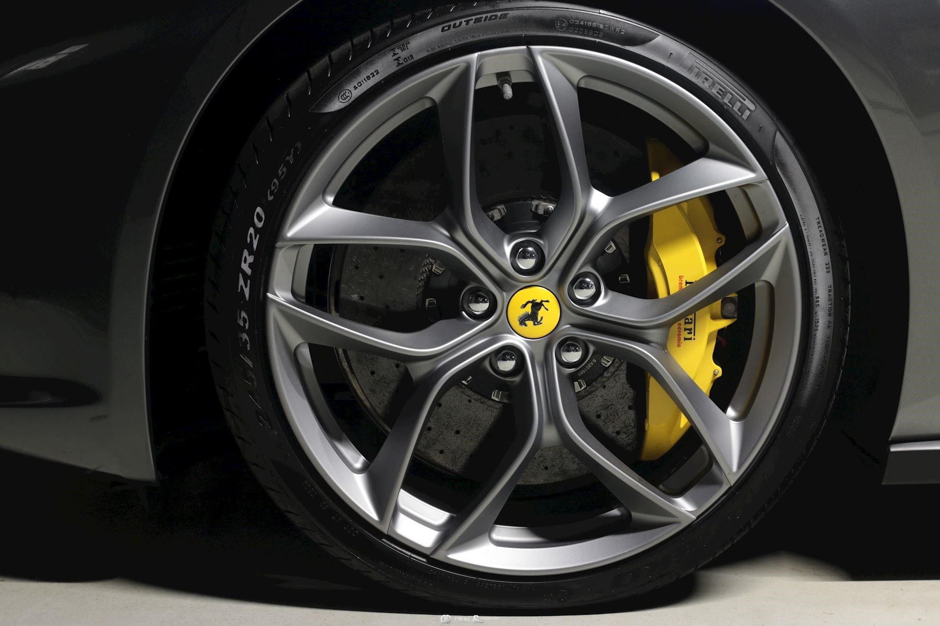 GTC 4 LUSSO V8 T 3.9 (611 CH) – GRIGIO SILVERSTONE — photo 8/15