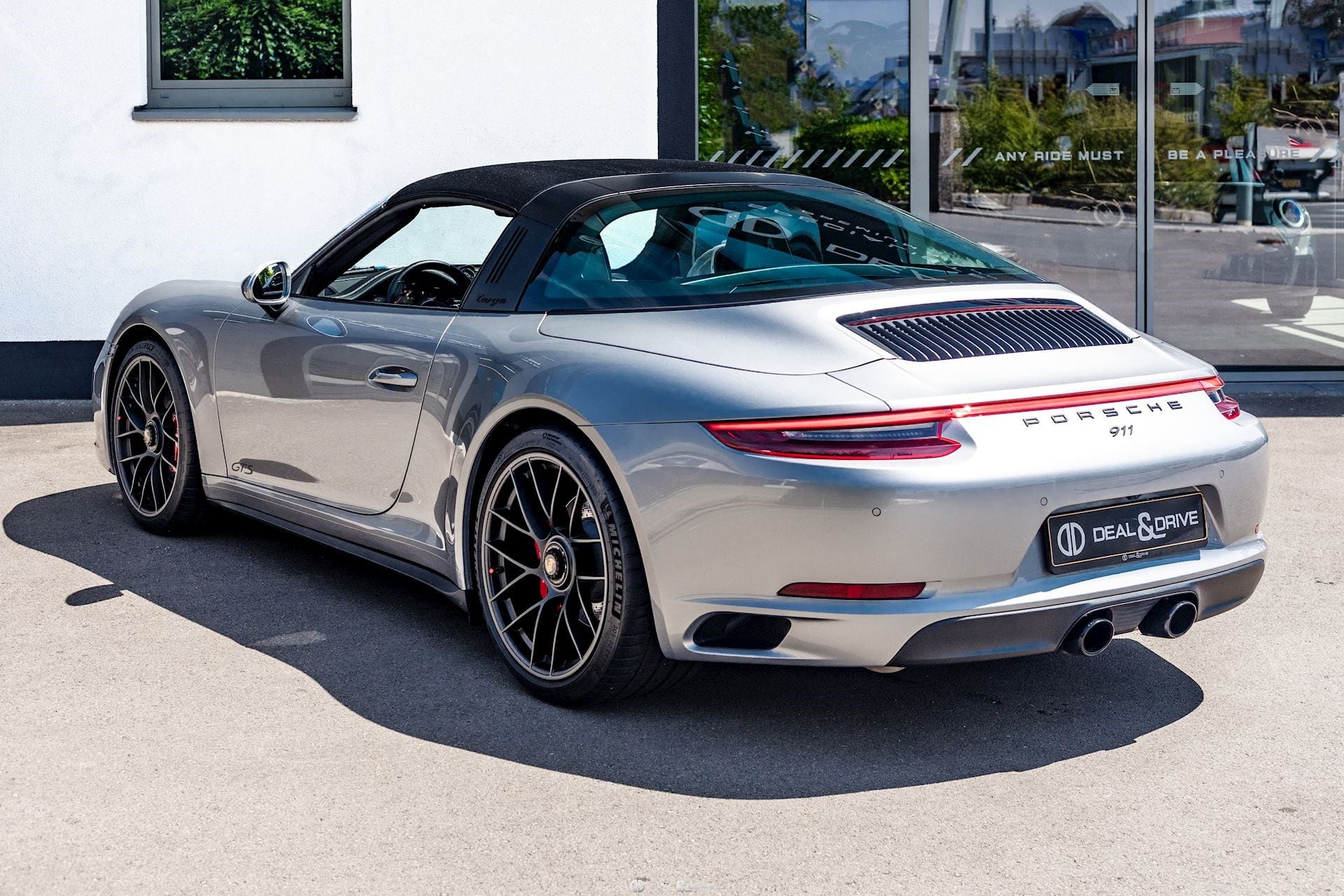 911 (991.2) TARGA 4 3.0 GTS PDK – GT-SILVER — photo 8/15