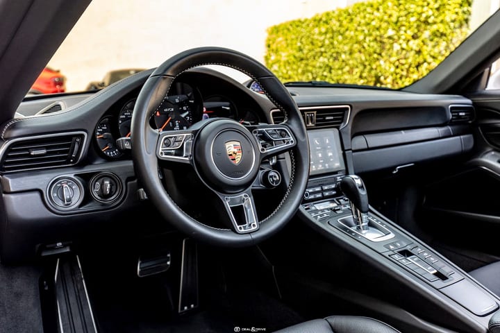 911 (991.2) TARGA 4 3.0 GTS PDK – GT-SILVER — photo 12/15