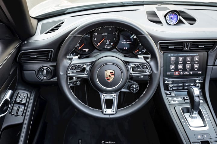 911 (991.2) TARGA 4 3.0 GTS PDK – GT-SILVER — photo 14/15