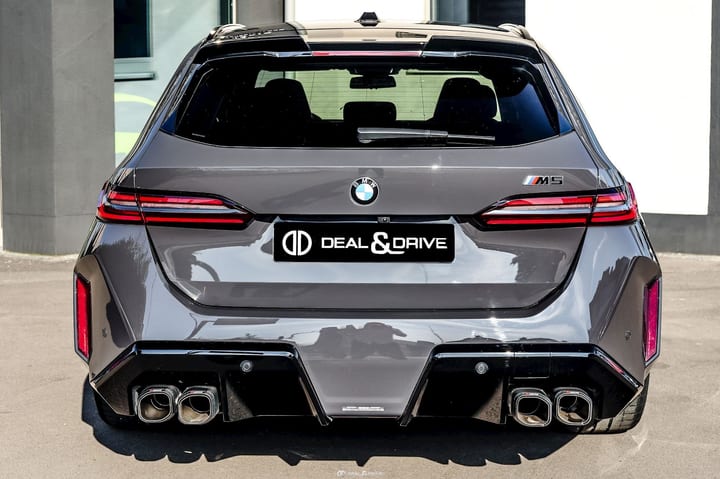 M5 TOURING (G99) 4.4 PHEV (727 CH) – BMW INDIVIDUAL GREY BLACK UNI – PPF – IMMAT FR. - AKRAPOVIC — photo 4/15