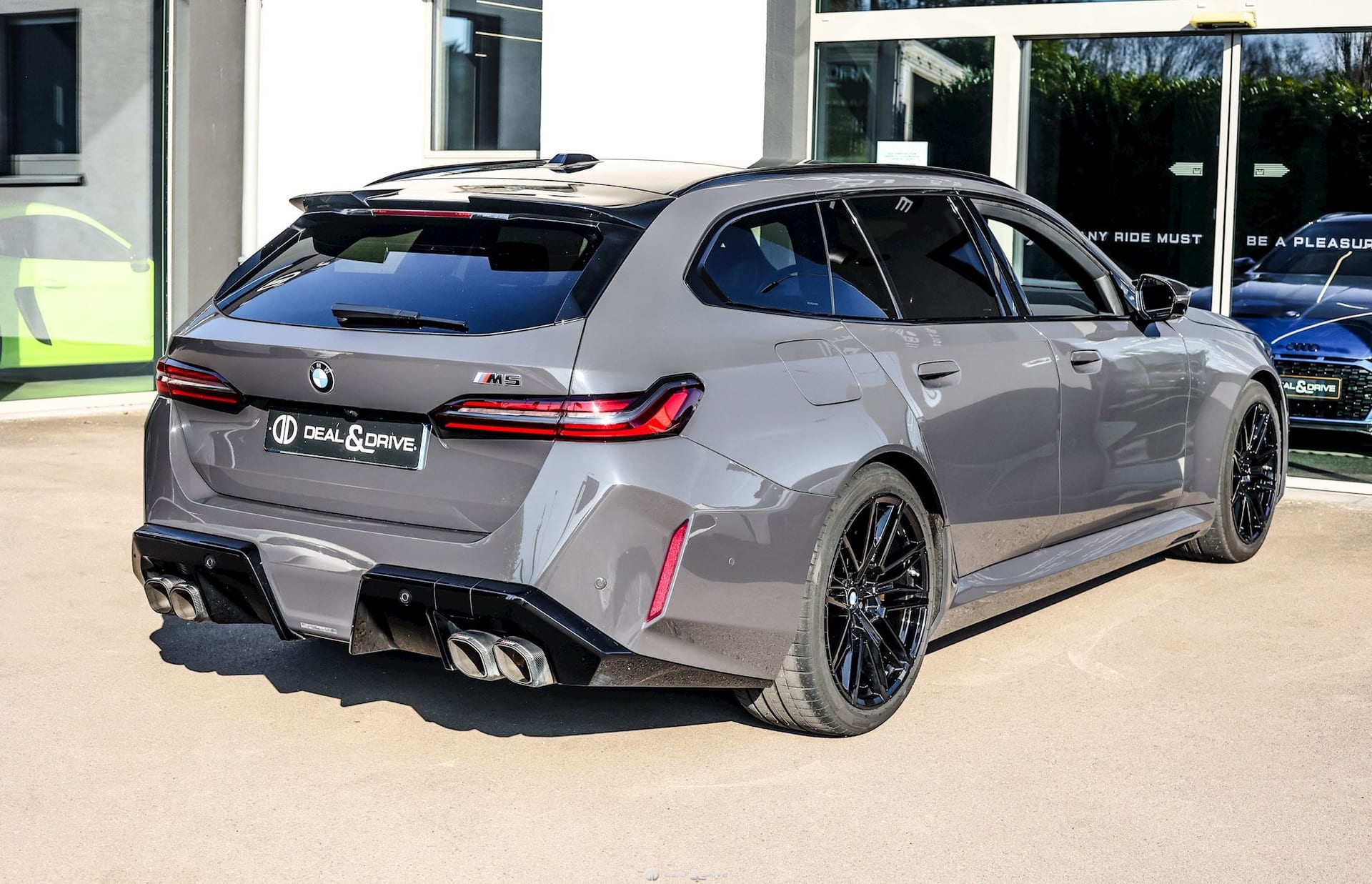 M5 TOURING (G99) 4.4 PHEV (727 CH) – BMW INDIVIDUAL GREY BLACK UNI – PPF – IMMAT FR. - AKRAPOVIC — photo 8/15