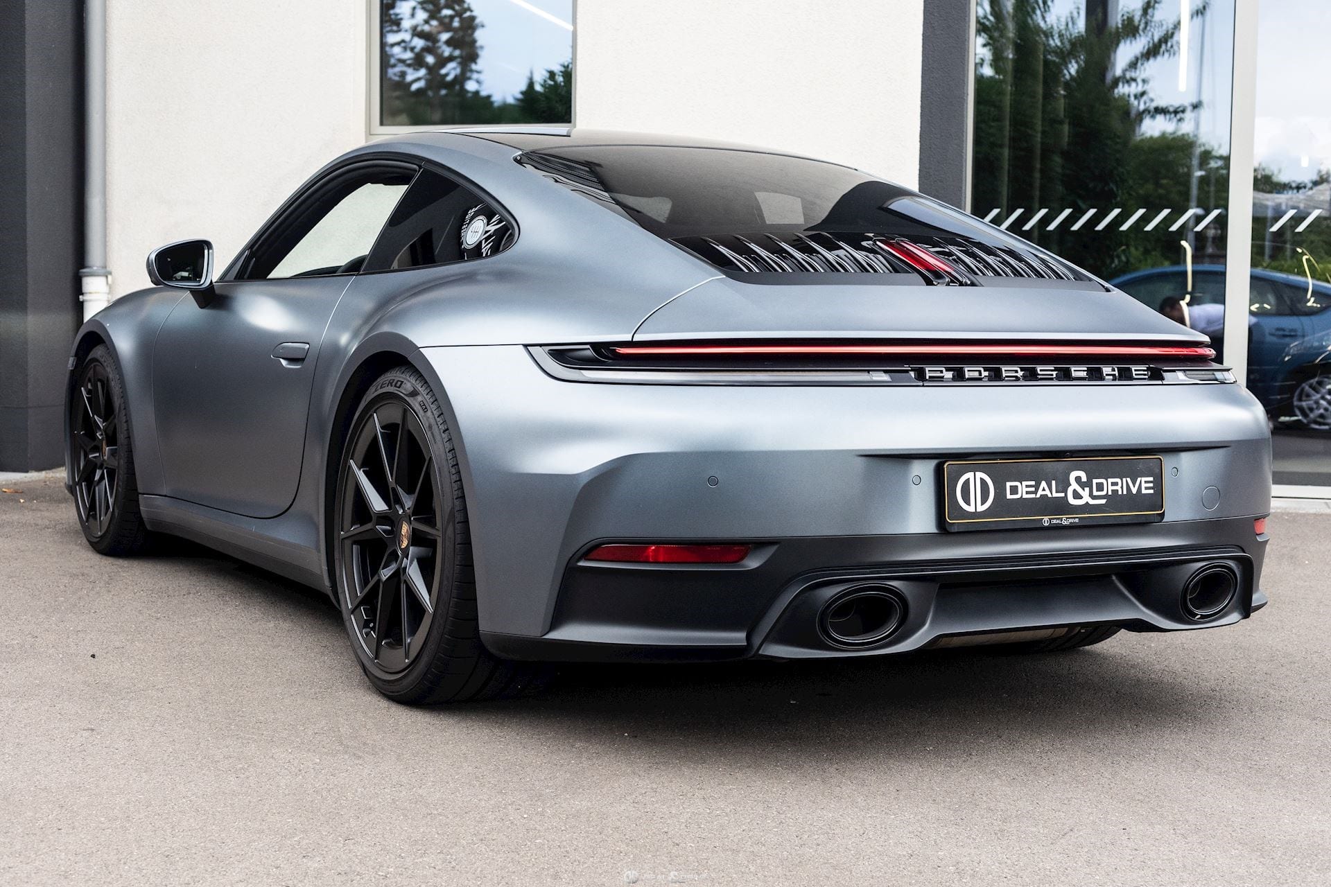 911 (992.2) CARRERA T COUPE 6-SPEED MANUAL – VANADIUM GREY + SATIN PPF — photo 3/15