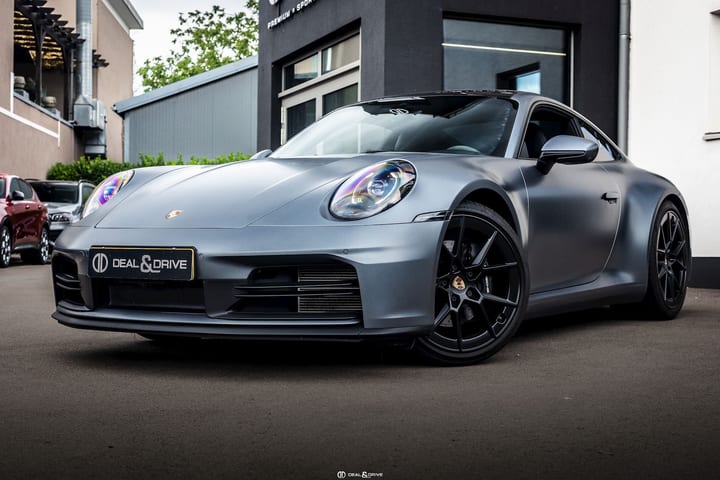 911 (992.2) CARRERA T COUPE 6-SPEED MANUAL – VANADIUM GREY + SATIN PPF — photo 8/15
