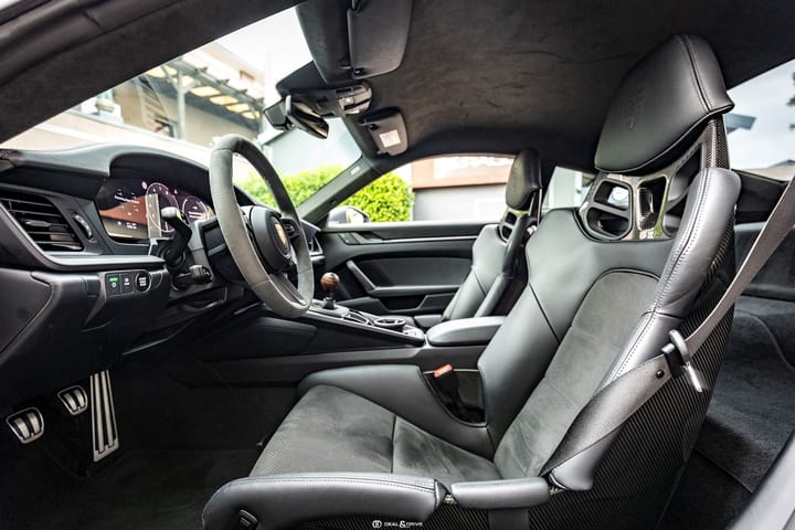 911 (992.2) CARRERA T COUPE 6-SPEED MANUAL – VANADIUM GREY + SATIN PPF — photo 13/15