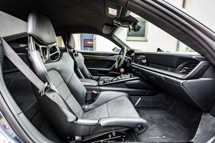 911 (992.2) CARRERA T COUPE 6-SPEED MANUAL – VANADIUM GREY + SATIN PPF — photo 15/15