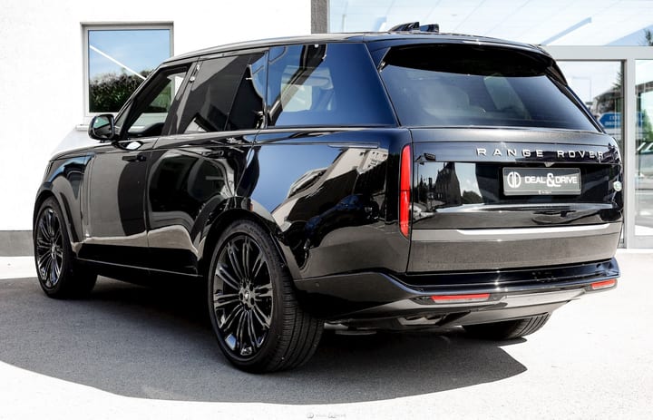 RANGE ROVER 4.4 P530 FIRST EDITION SWB AWD — photo 3/15