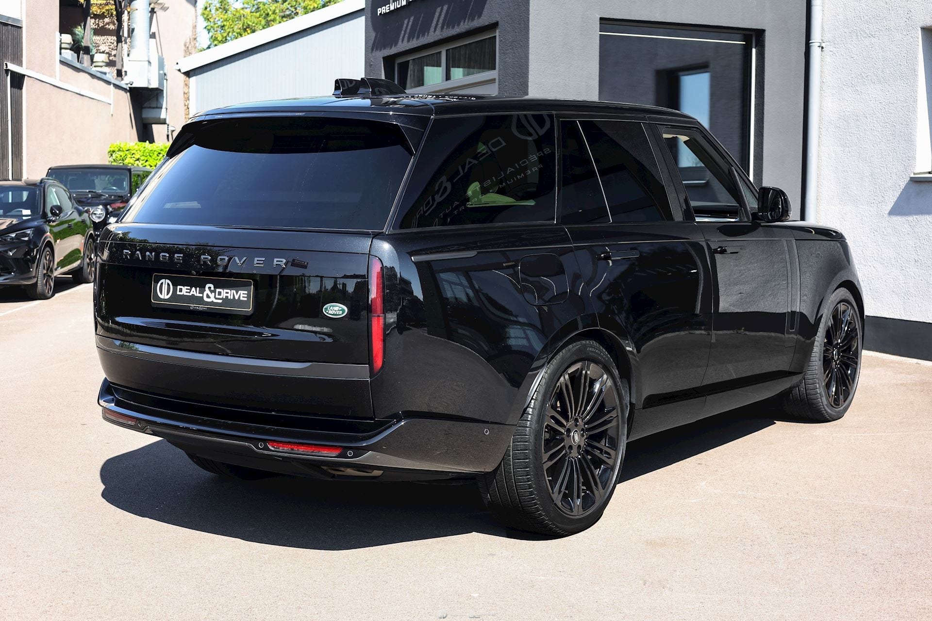 RANGE ROVER 4.4 P530 FIRST EDITION SWB AWD — photo 7/15