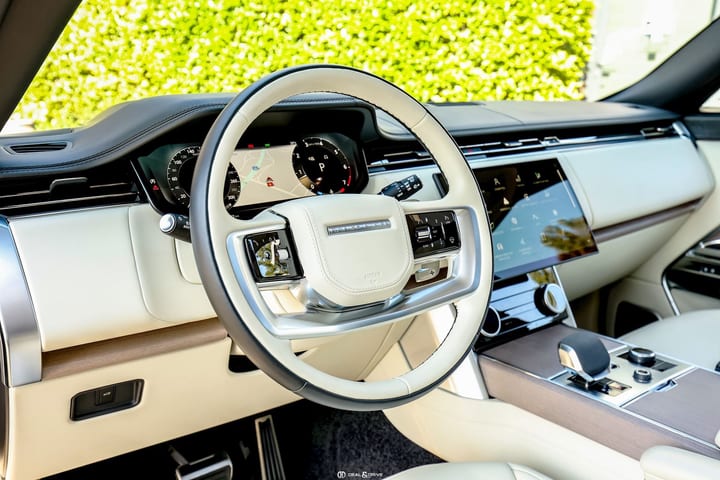 RANGE ROVER 4.4 P530 FIRST EDITION SWB AWD — photo 11/15