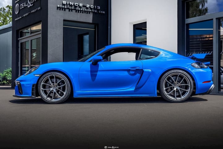 718 CAYMAN GT4 PDK – SHARK BLUE – AKRAPOVIC — photo 2/15