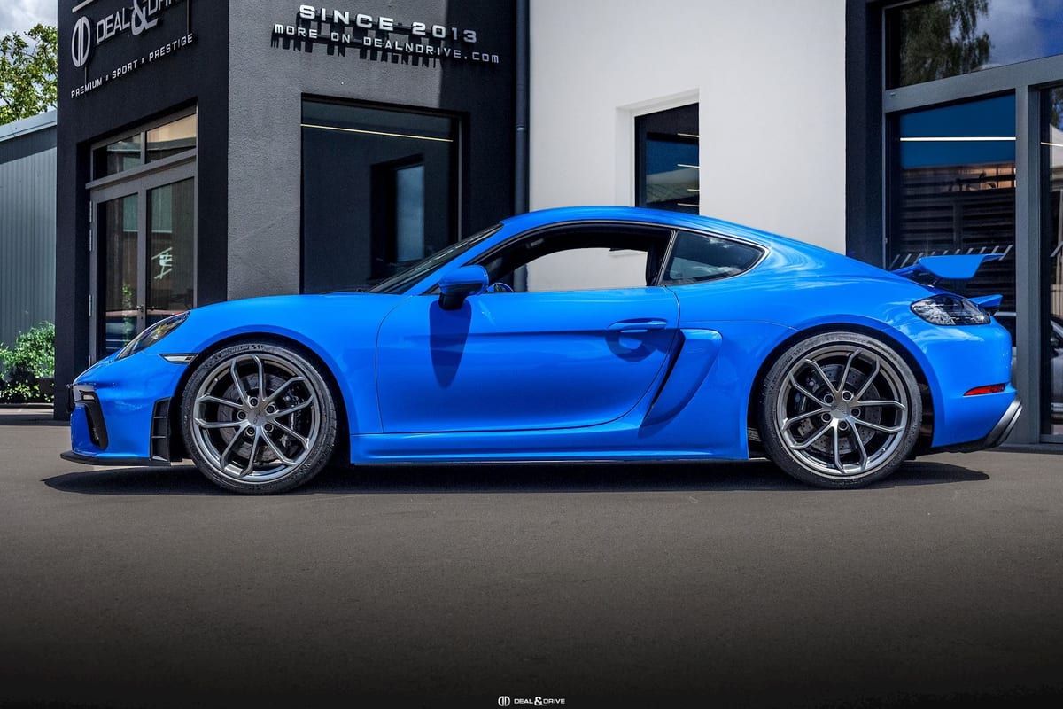 718 CAYMAN GT4 PDK – SHARK BLUE – AKRAPOVIC — photo 2/15