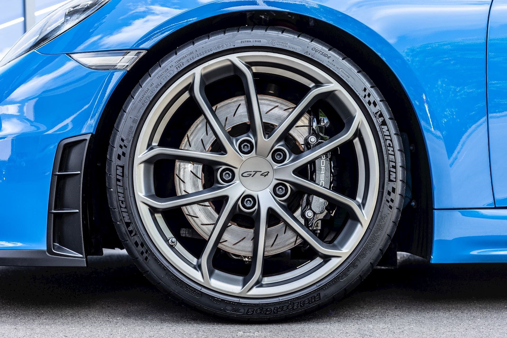 718 CAYMAN GT4 PDK – SHARK BLUE – AKRAPOVIC — photo 8/15