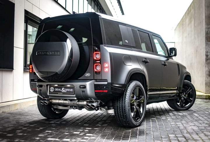 DEFENDER 110 P525 5.0 V8 AWD CARPATHIAN EDITION – CARPATHIAN GREY — photo 3/15