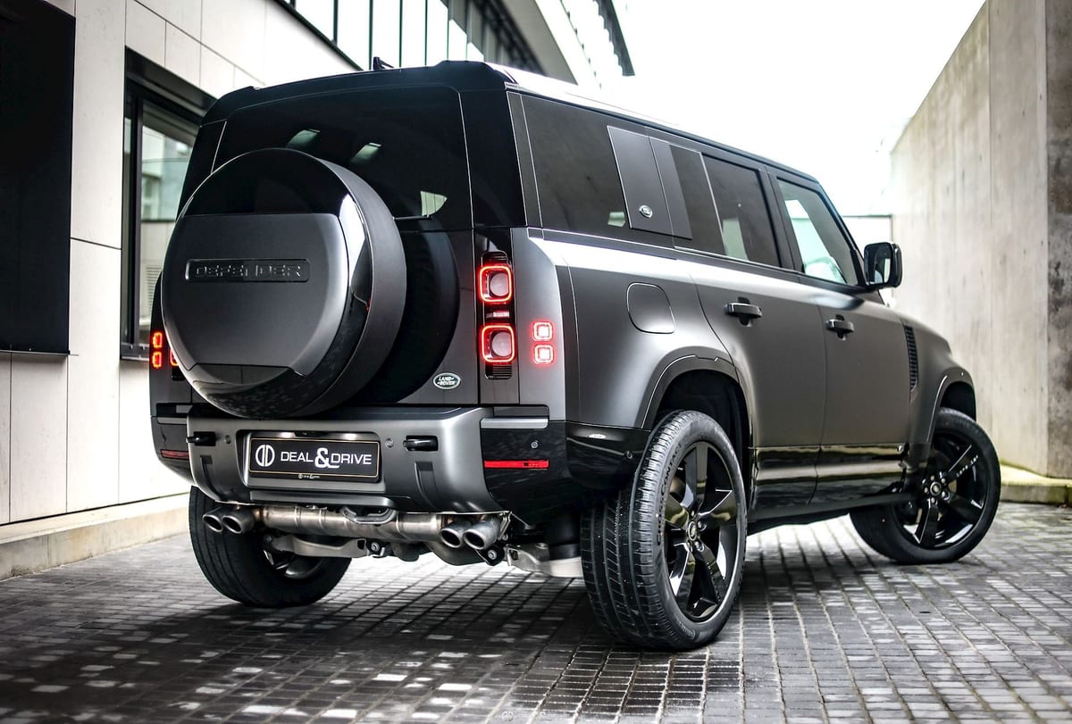 DEFENDER 110 P525 5.0 V8 AWD CARPATHIAN EDITION – CARPATHIAN GREY — photo 3/15