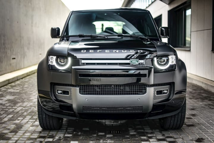 DEFENDER 110 P525 5.0 V8 AWD CARPATHIAN EDITION – CARPATHIAN GREY — photo 5/15