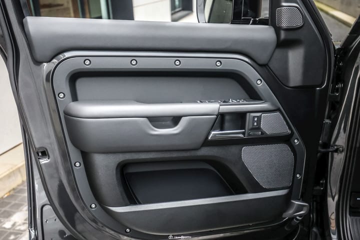 DEFENDER 110 P525 5.0 V8 AWD CARPATHIAN EDITION – CARPATHIAN GREY — photo 10/15