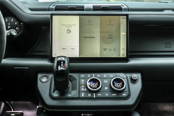 DEFENDER 110 P525 5.0 V8 AWD CARPATHIAN EDITION – CARPATHIAN GREY — photo 14/15