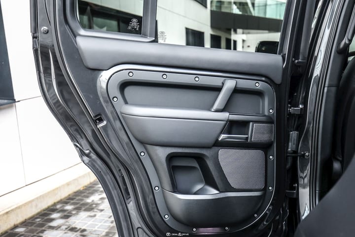 DEFENDER 110 P525 5.0 V8 AWD CARPATHIAN EDITION – CARPATHIAN GREY — photo 15/15
