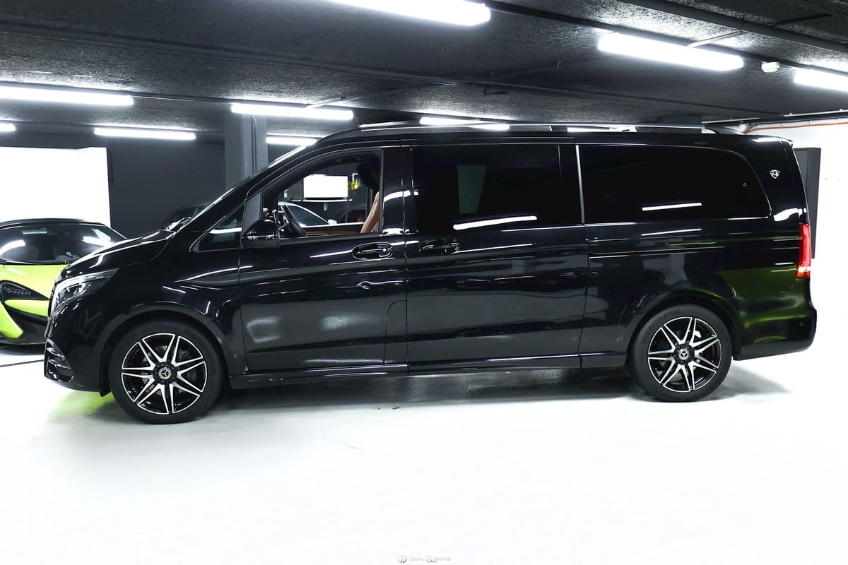 V 300d 4MATIC EXTRALANG AMG-LINE – MH VIP DESIGN - IMMAT. FR — photo 2/15