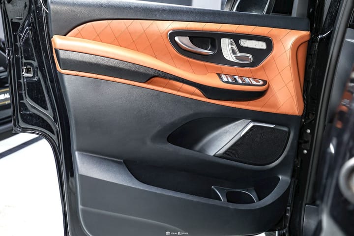 V 300d 4MATIC EXTRALANG AMG-LINE – MH VIP DESIGN - IMMAT. FR — photo 8/15