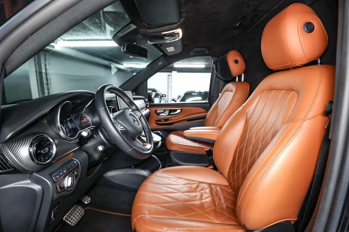 V 300d 4MATIC EXTRALANG AMG-LINE – MH VIP DESIGN - IMMAT. FR — photo 10/15