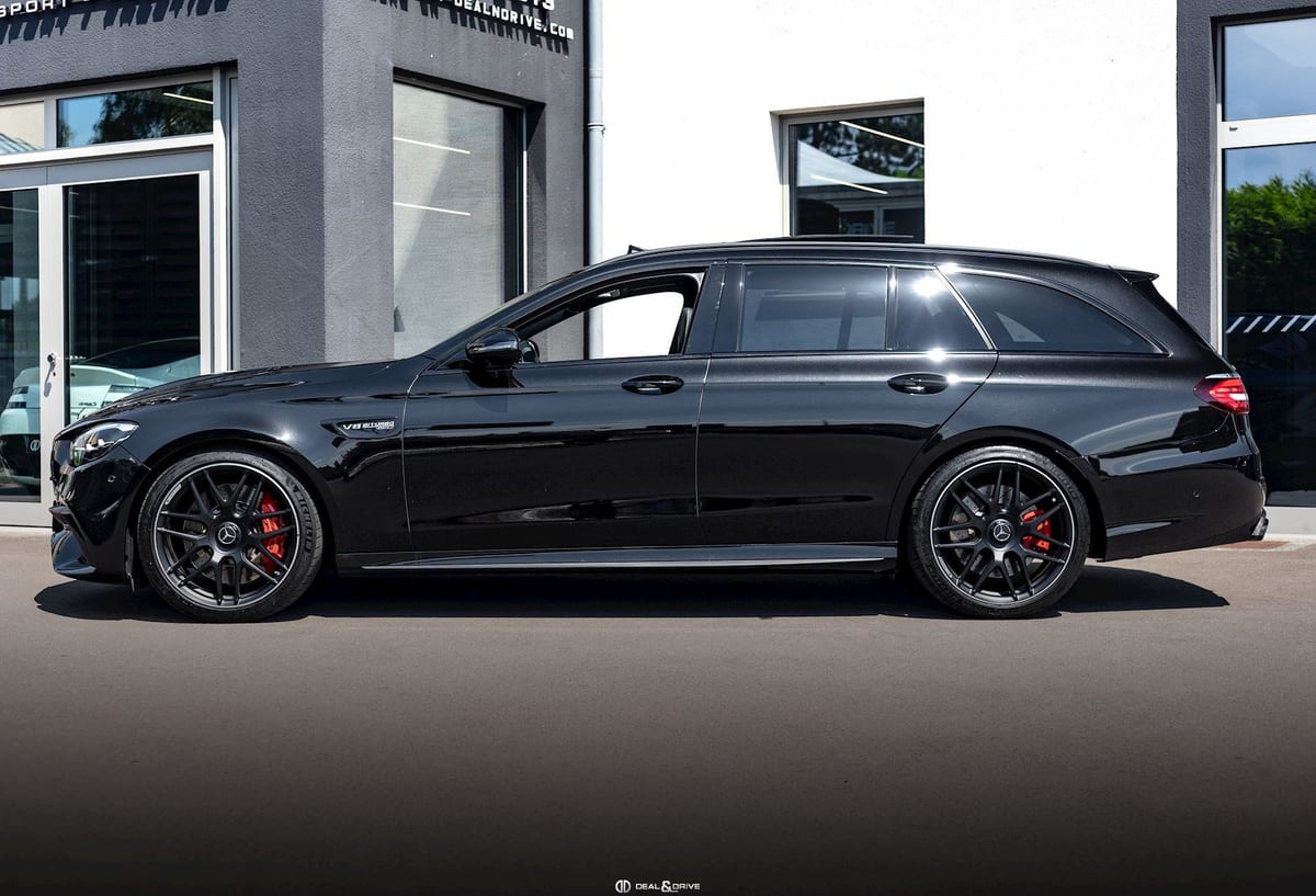 E 63 S AMG 4MATIC+ T-MODELL (612 CH) – PACK CARBONE - OBSIDIAN BLACK METALLIC — photo 2/15