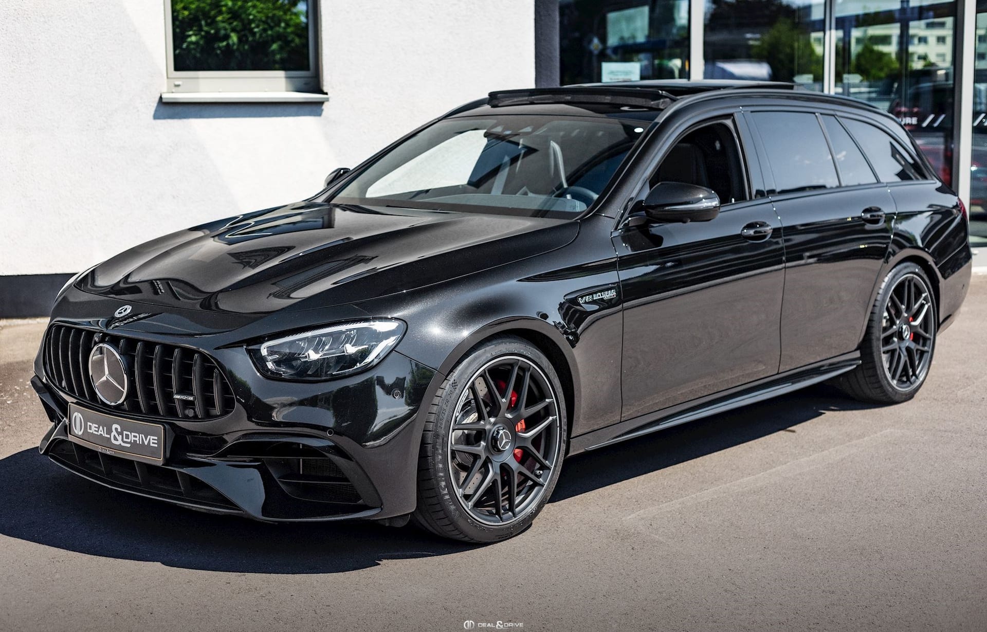 E 63 S AMG 4MATIC+ T-MODELL (612 CH) – PACK CARBONE - OBSIDIAN BLACK METALLIC — photo 7/15