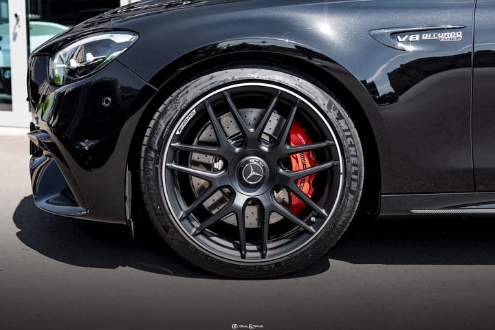 E 63 S AMG 4MATIC+ T-MODELL (612 CH) – PACK CARBONE - OBSIDIAN BLACK METALLIC — photo 10/15