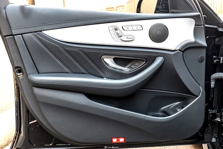E 63 S AMG 4MATIC+ T-MODELL (612 CH) – PACK CARBONE - OBSIDIAN BLACK METALLIC — photo 12/15