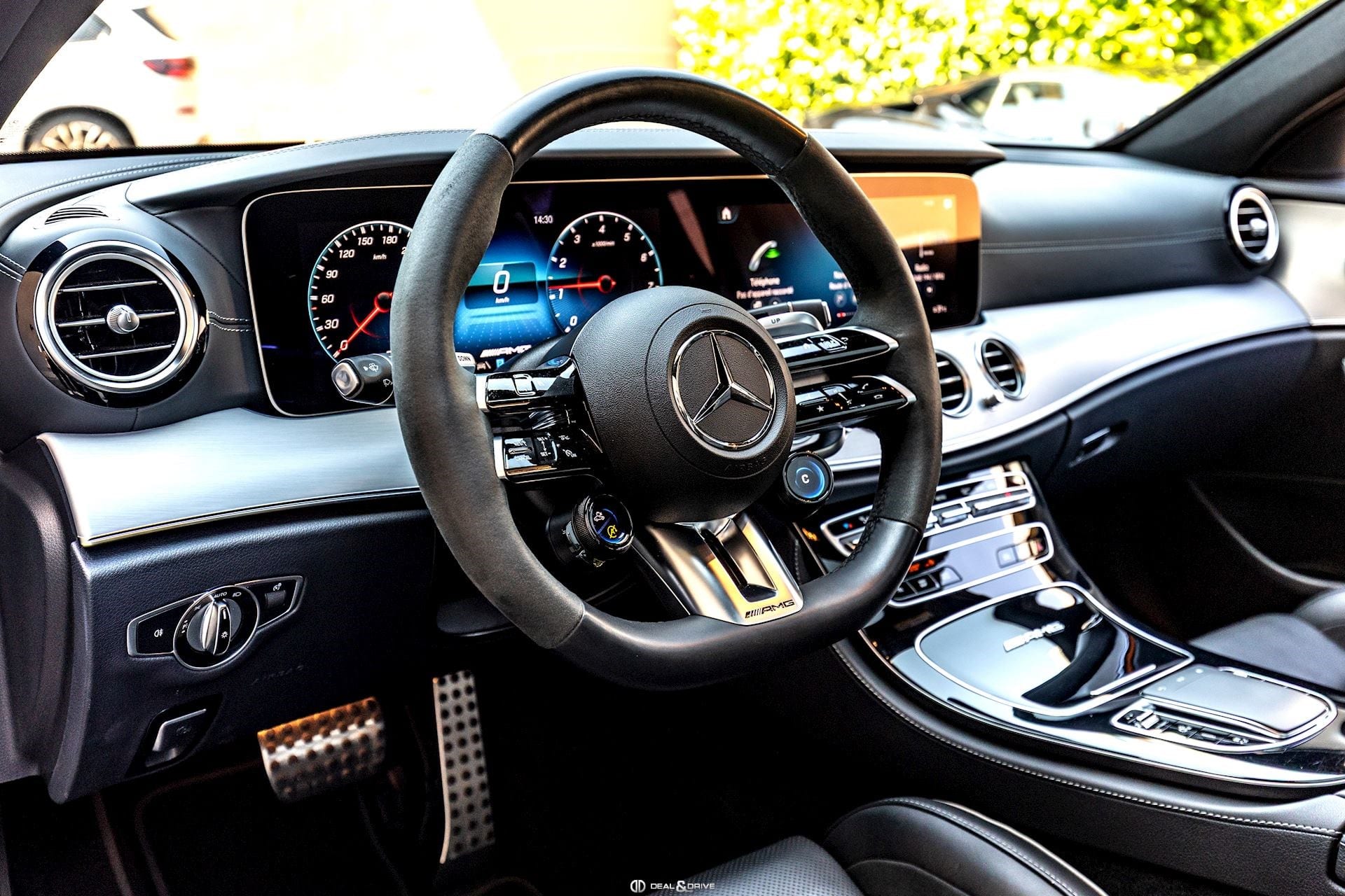 E 63 S AMG 4MATIC+ T-MODELL (612 CH) – PACK CARBONE - OBSIDIAN BLACK METALLIC — photo 13/15