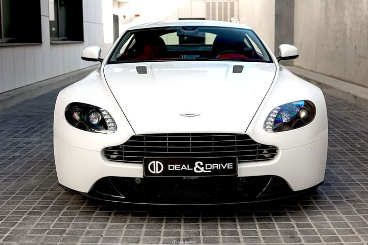 V8 VANTAGE S COUPE 4.7 436 SPORTSHIFT II – STRATUS WHITE METALLIC — photo 5/15