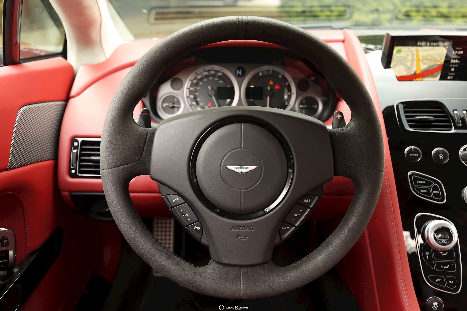 V8 VANTAGE S COUPE 4.7 436 SPORTSHIFT II – STRATUS WHITE METALLIC — photo 12/15