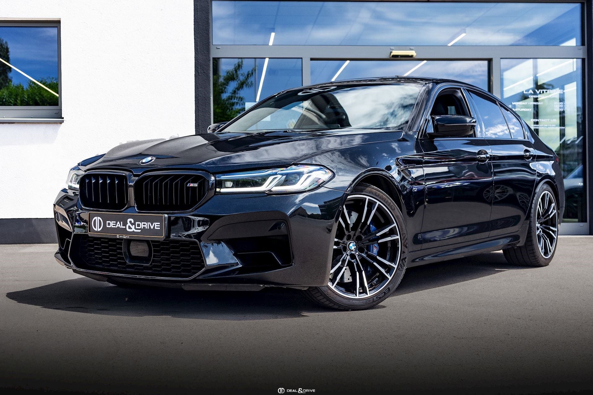 M5 LIMOUSINE (F90) M XDRIVE - BLACK SAPPHIRE – BMW WARRANTY 10/2027 — photo 1/15