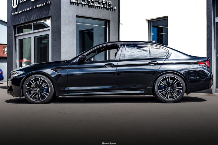 M5 LIMOUSINE (F90) M XDRIVE - BLACK SAPPHIRE – BMW WARRANTY 10/2027 — photo 2/15